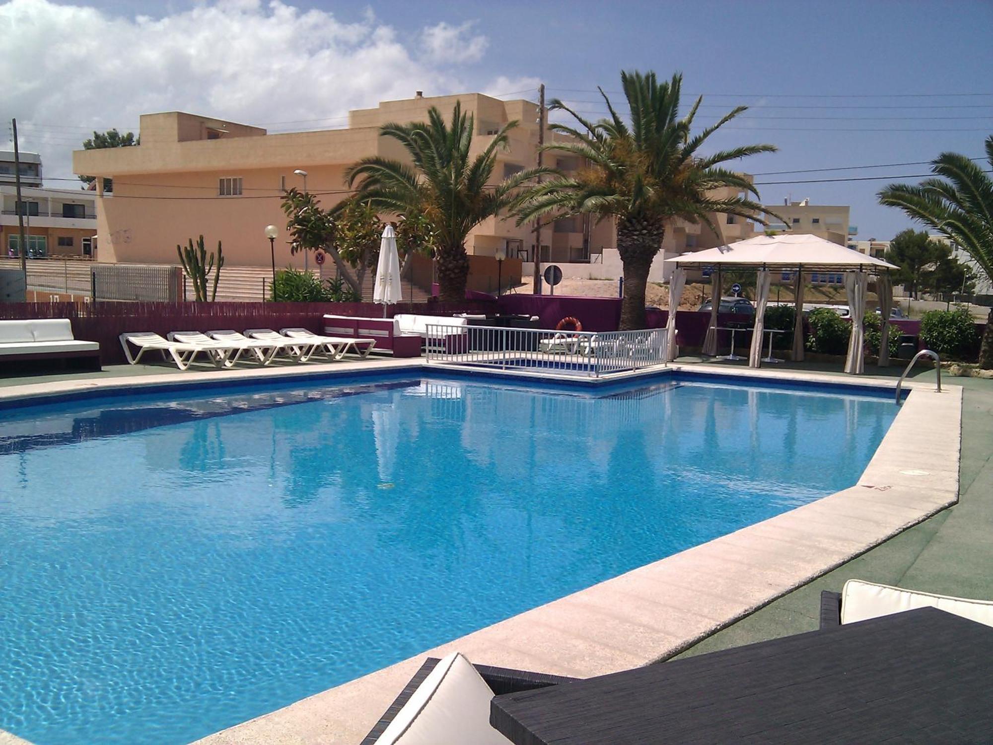 Apartamentos Alba San Antonio  Exteriér fotografie